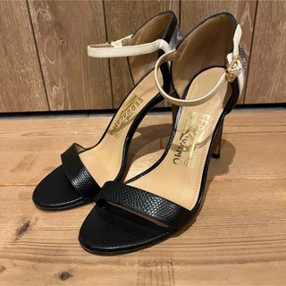 Salvatore Ferragamo - サルヴァトーレフェラガモ アンクルストラップ サンダル 5C超美品