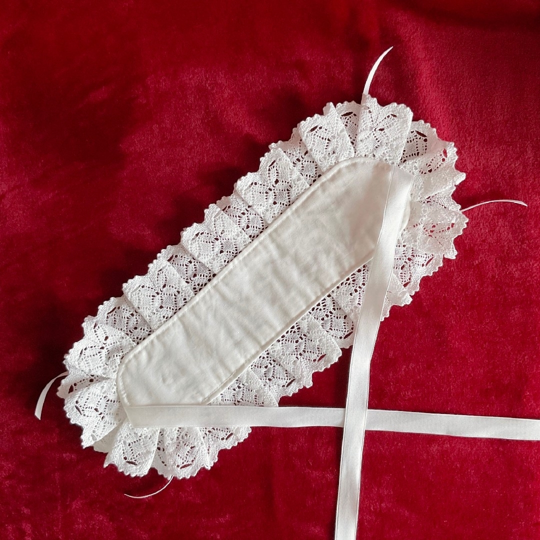 バラレースのサイド編み上げヘッドドレス オフ白 ハンドメイドのアクセサリー(ヘアアクセサリー)の商品写真