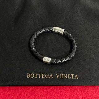 ボッテガヴェネタ(Bottega Veneta)の極 美品 BOTTEGA VENETA ボッテガヴェネタ イントレチャート レザー 本革 シルバー925 ブレスレット バングル ブラック 黒 31191(ブレスレット/バングル)