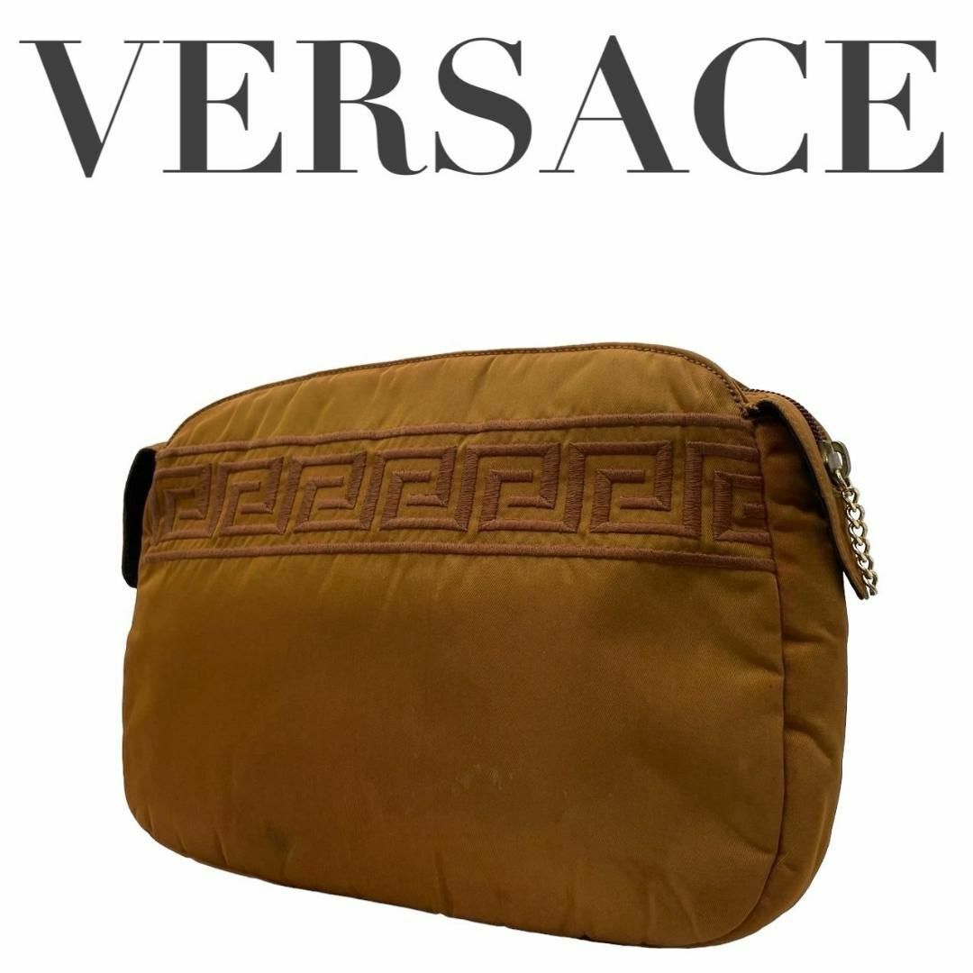 Gianni Versace(ジャンニヴェルサーチ)のGIANNI VERSACE ジャンニヴェルサーチ　S7　ナイロン　ポーチ　茶 レディースのバッグ(ショルダーバッグ)の商品写真