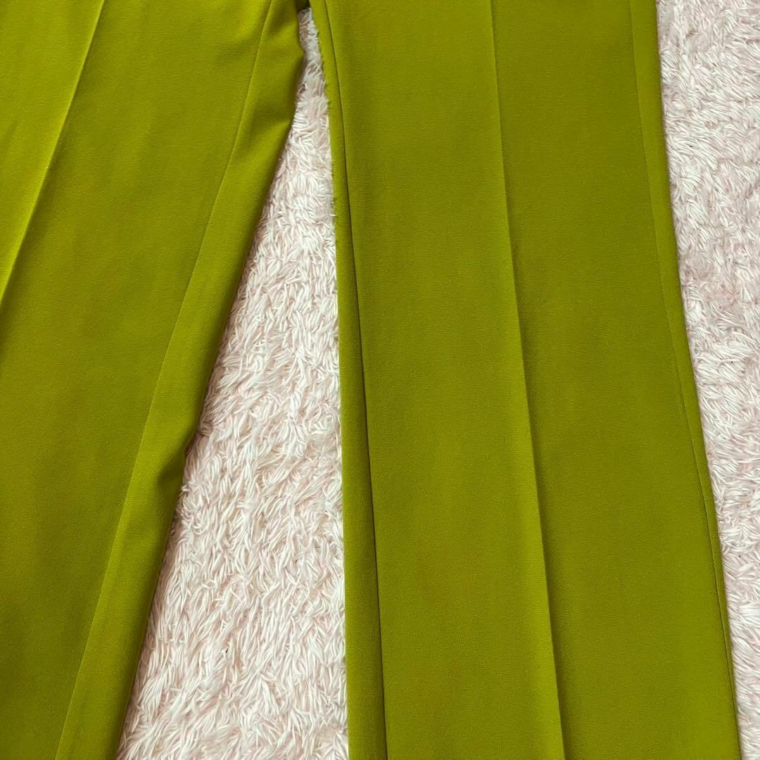 Loungedress(ラウンジドレス)のLOUNGEDRESS ストレートパンツ　センタープレス　若草色　レディースM レディースのパンツ(カジュアルパンツ)の商品写真