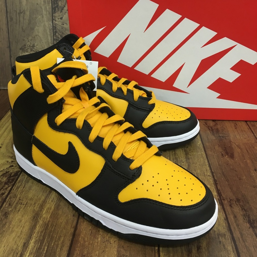 NIKE(ナイキ)のNIKE DUNK HIGH RETRO UNIVERSITY GOLD ナイキ ダンク ハイ レトロ ユニバーシティゴールド【7388-004】 メンズの靴/シューズ(スニーカー)の商品写真