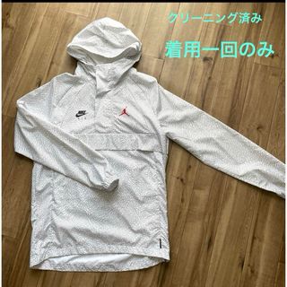 ナイキ(NIKE)の美品　NIKE  ナイロン　ジャンパー(ナイロンジャケット)