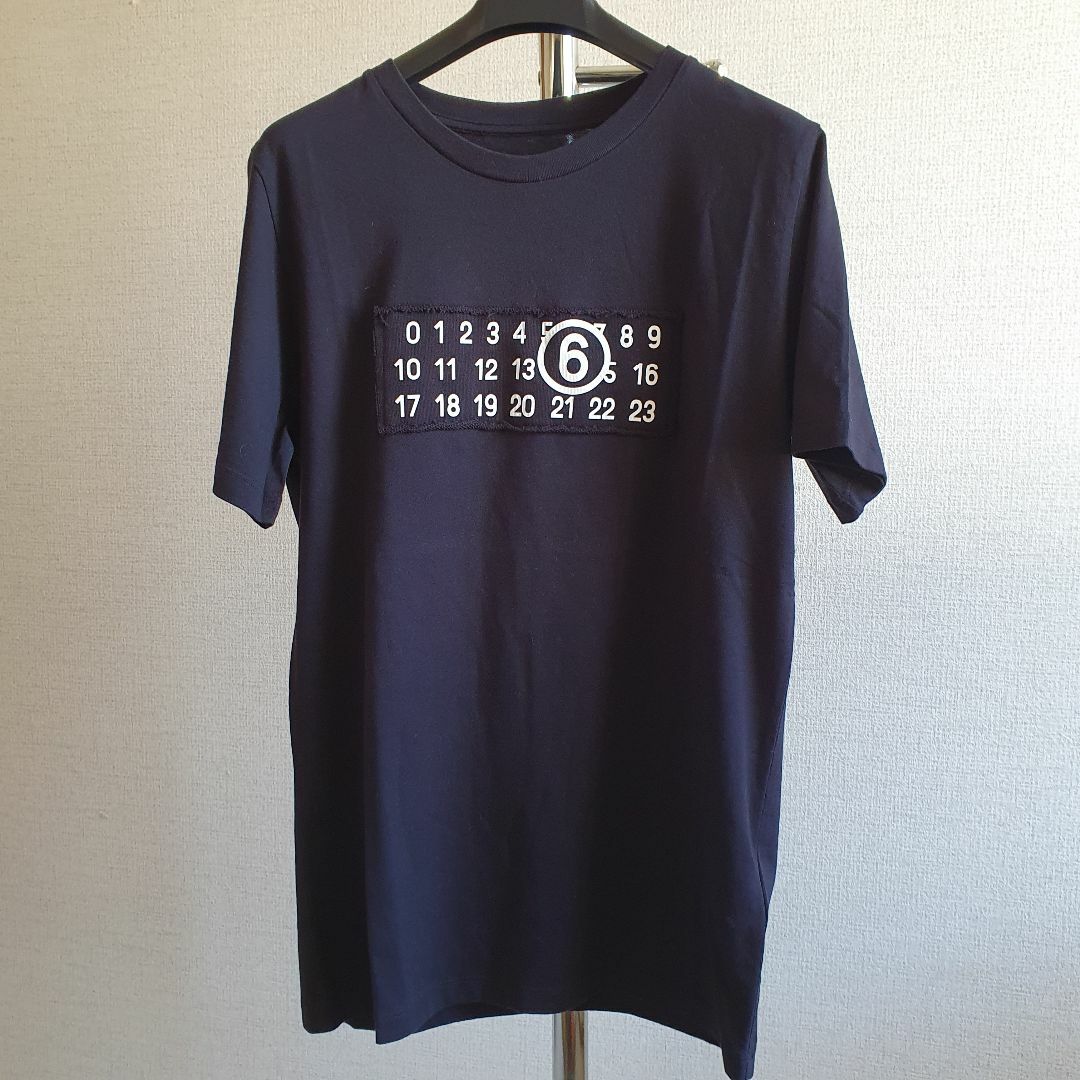 MM6(エムエムシックス)の【新品・未使用】MM6　KidsナンバーモチーフTシャツ　black　14Y　 キッズ/ベビー/マタニティのキッズ服女の子用(90cm~)(Tシャツ/カットソー)の商品写真