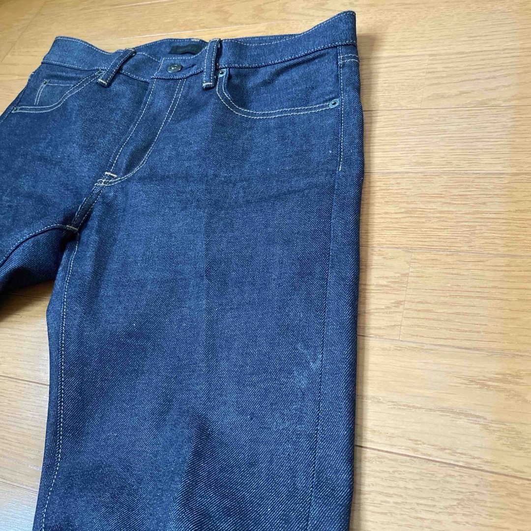 UNIQLO(ユニクロ)の美品✨ユニクロ　セルビッジデニム　濃紺 メンズのパンツ(デニム/ジーンズ)の商品写真