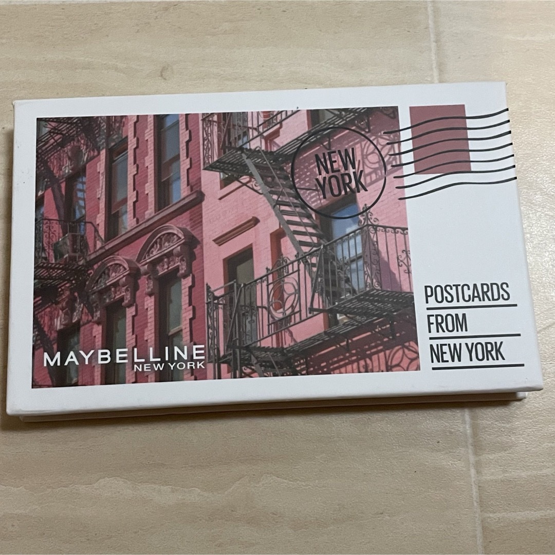 MAYBELLINE(メイベリン)のメイベリン　ポストカードアイシャドウパレット コスメ/美容のベースメイク/化粧品(アイシャドウ)の商品写真