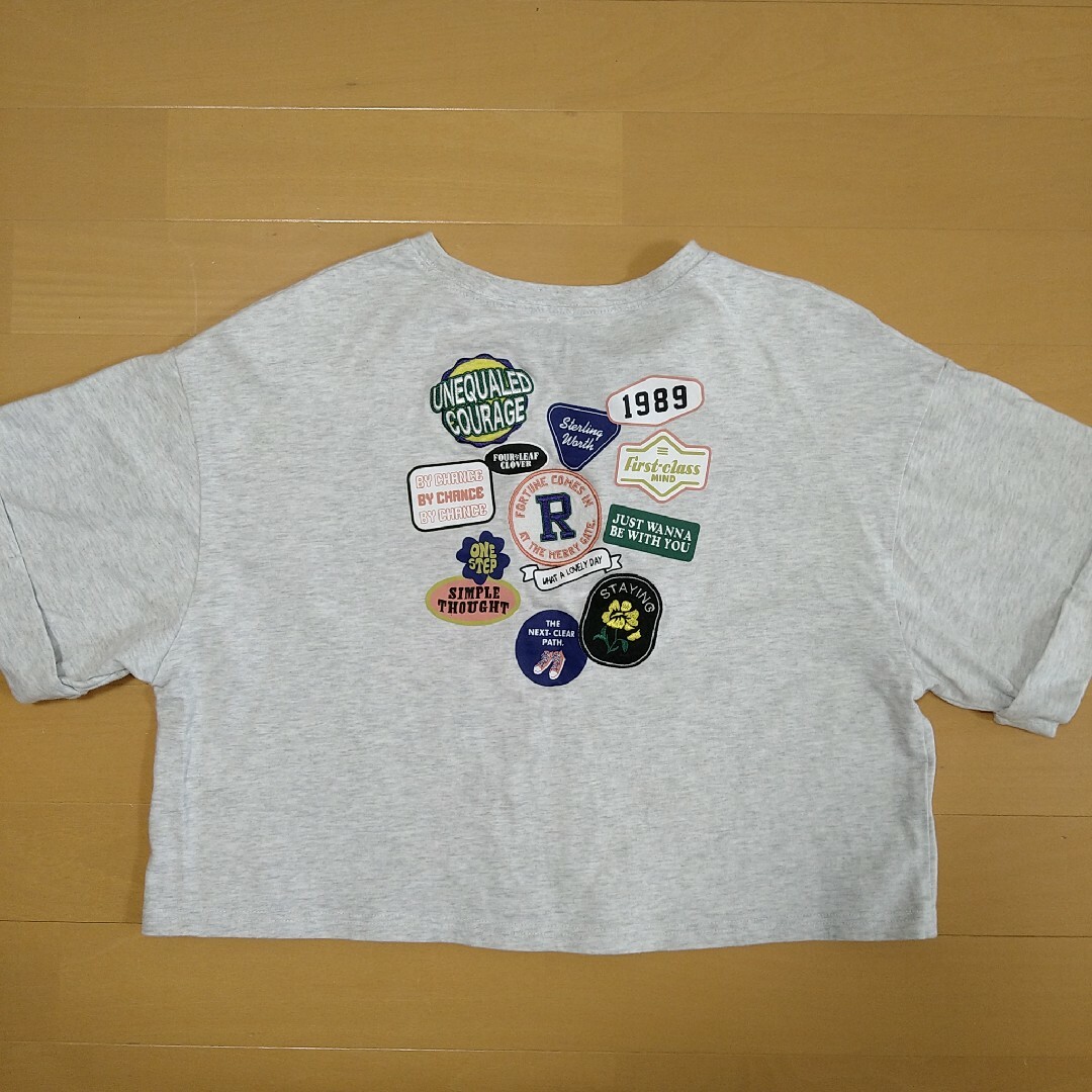 repipi armario(レピピアルマリオ)のrepipi armario ワッペンTシャツ 150センチ キッズ/ベビー/マタニティのキッズ服女の子用(90cm~)(Tシャツ/カットソー)の商品写真