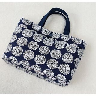 ☆ハンドメイド　ハンドバッグ　バッグインバッグ　ミニあじさい柄　ネイビー☆