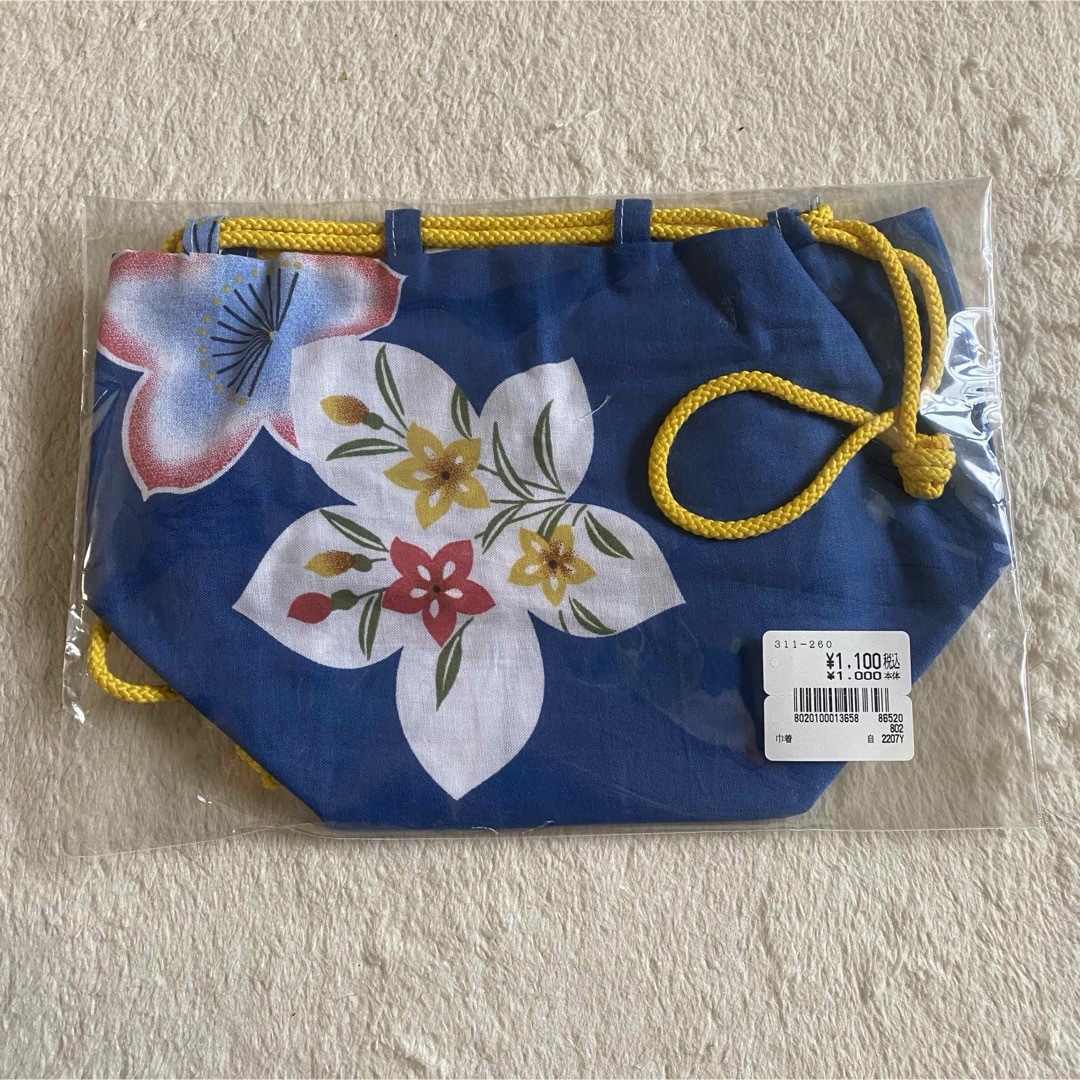 新品未使用　カバン　巾着　バッグ　浴衣　夏祭り　紺色　ネイビー　花柄 レディースのバッグ(ハンドバッグ)の商品写真