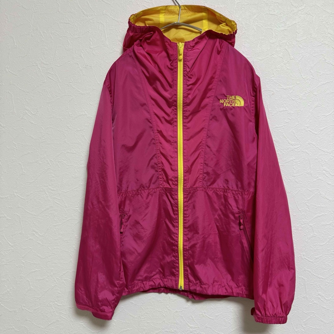 THE NORTH FACE(ザノースフェイス)のノースフェイス ナイロンジャケット キッズ 150 ピンク キッズ/ベビー/マタニティのキッズ服女の子用(90cm~)(ジャケット/上着)の商品写真