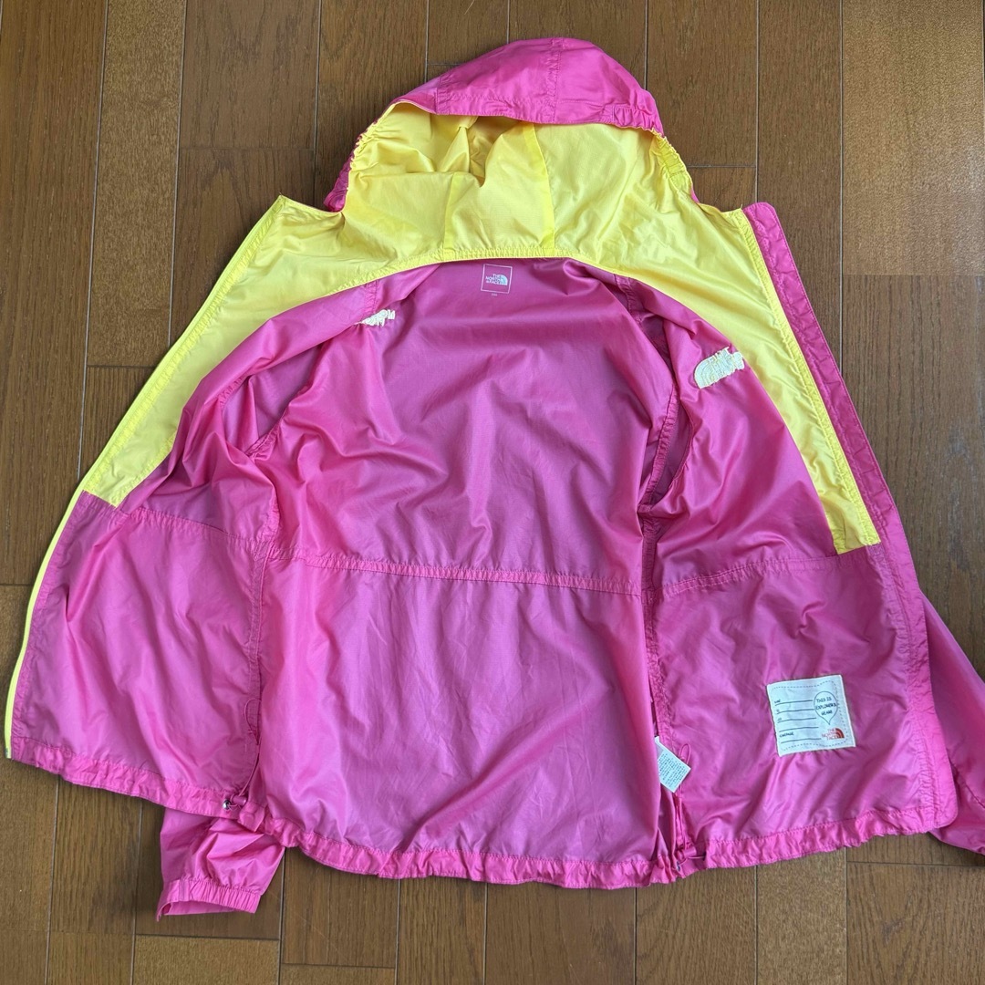 THE NORTH FACE(ザノースフェイス)のノースフェイス ナイロンジャケット キッズ 150 ピンク キッズ/ベビー/マタニティのキッズ服女の子用(90cm~)(ジャケット/上着)の商品写真