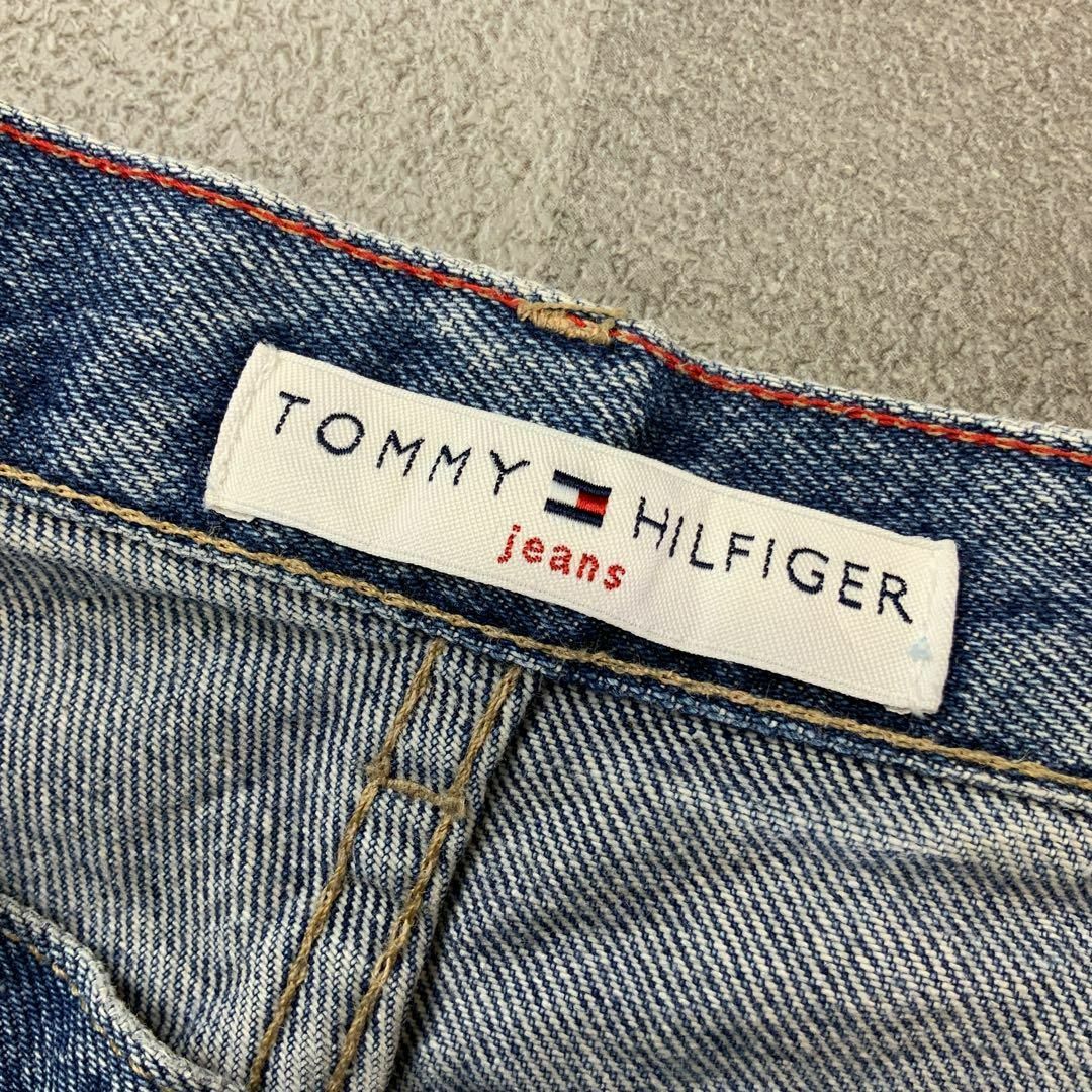 TOMMY JEANS(トミージーンズ)のカナダ製 TOMMY HILFIGER 刺繍ロゴ デニムパンツ メンズのパンツ(デニム/ジーンズ)の商品写真