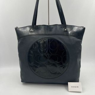 コーチ(COACH)の【美品】coach トートバッグ　A4収納可能　シグネチャー　サークル　黒系(ハンドバッグ)