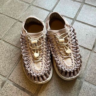 KEEN - 【KEENサイズ24.5cm】UNEEKグレージュ系