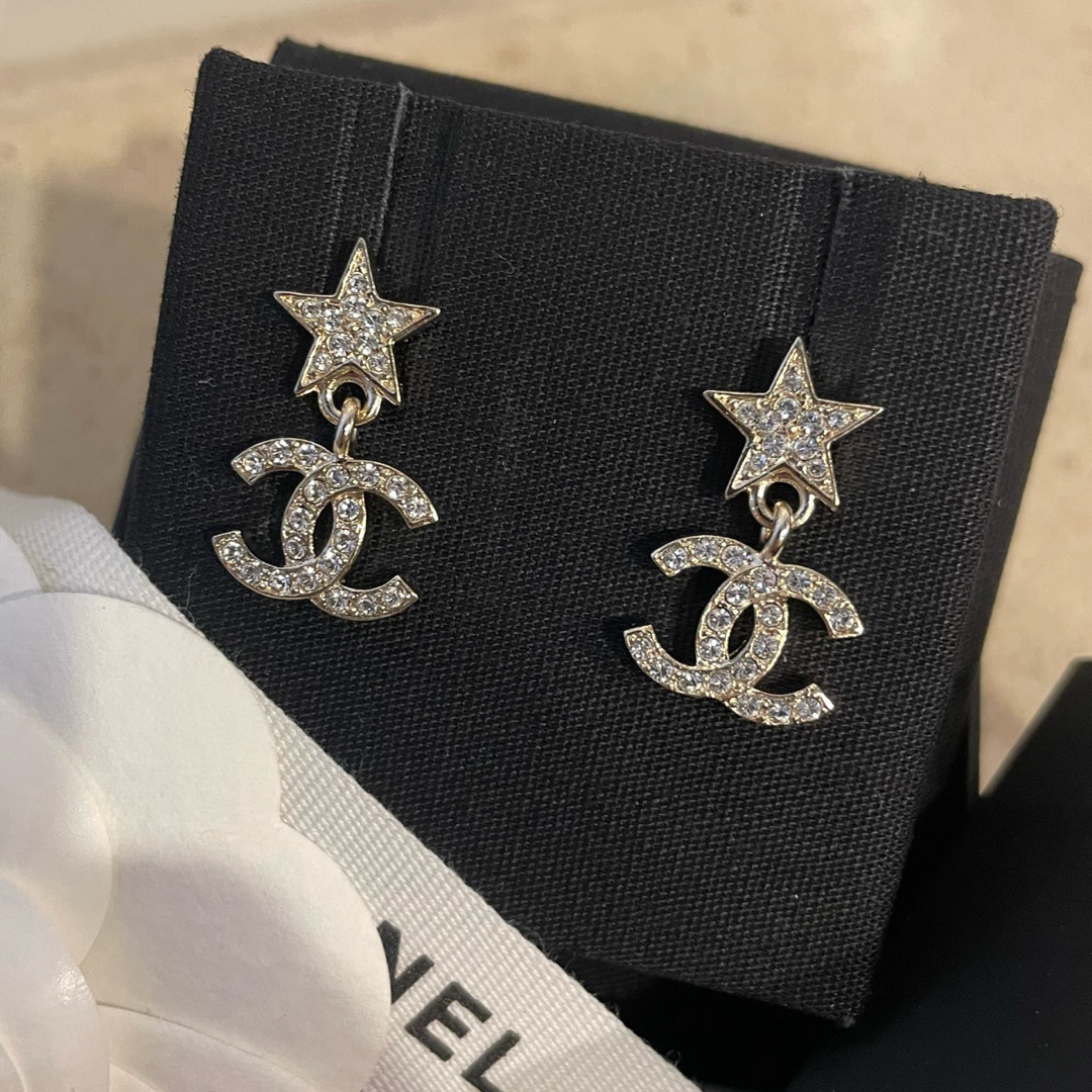 CHANEL(シャネル)の【CHANEL】ピアス　CCマーク　星 レディースのアクセサリー(ピアス)の商品写真