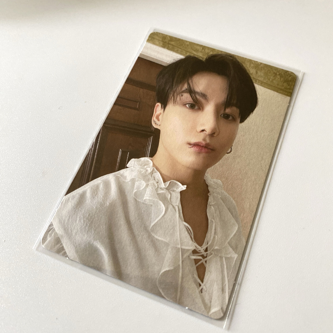 防弾少年団(BTS)(ボウダンショウネンダン)の【公式】BTS jungkook 写真集　トレカ　グク　ジョングク エンタメ/ホビーのタレントグッズ(アイドルグッズ)の商品写真