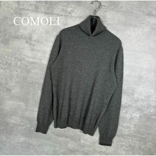 コモリ(COMOLI)の『COMOLI』コモリ (2) タートルネックニット(ニット/セーター)