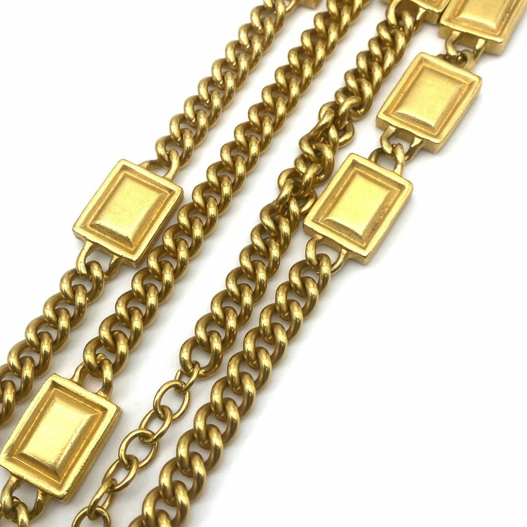 ジバンシー　スクエアチャーム　ロングチェーン　ゴールド　ネックレス レディースのアクセサリー(ネックレス)の商品写真