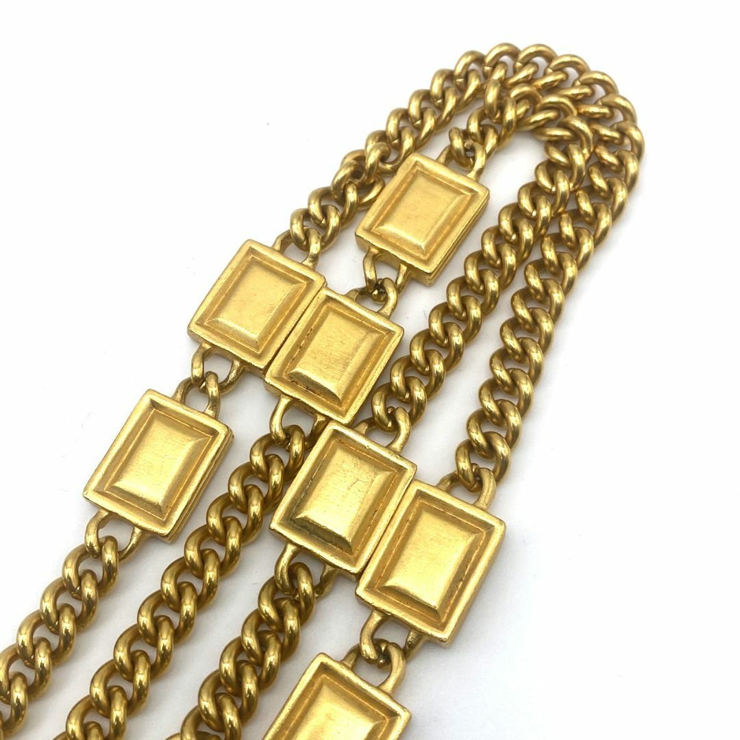 ジバンシー　スクエアチャーム　ロングチェーン　ゴールド　ネックレス レディースのアクセサリー(ネックレス)の商品写真