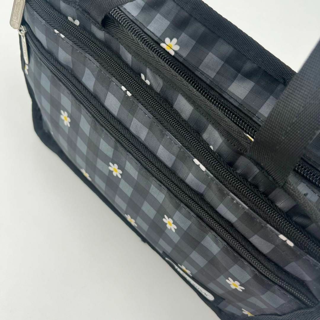 LeSportsac(レスポートサック)の【極美品】レスポートサック　トートバッグ　ミニボストン　チェック　花柄　ブラック レディースのバッグ(トートバッグ)の商品写真