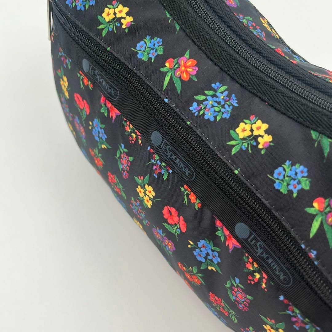 LeSportsac(レスポートサック)の【美品】レスポートサック　ショルダーバッグ 花　フラワー　ドット系　黒　ブラック レディースのバッグ(ショルダーバッグ)の商品写真