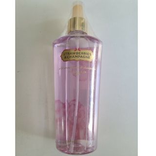 ヴィクトリアズシークレット(Victoria's Secret)の新品未開封☆ヴィクトリアシークレットストロベリー　ボディミスト250ml(香水(女性用))