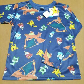 ポケモン - 新品ポケモン長袖Tシャツ130 総柄　リザードン