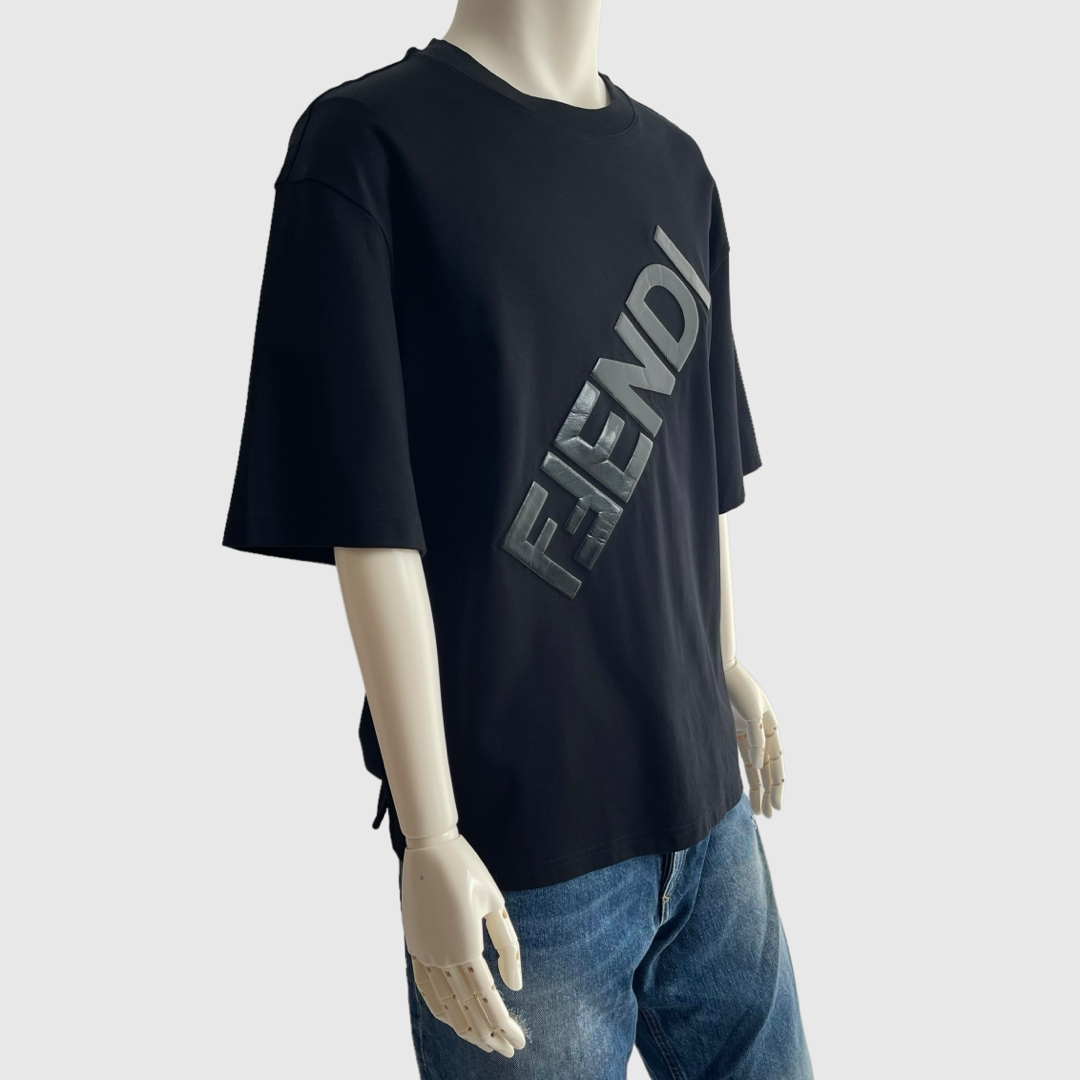 FENDI(フェンディ)のFENDI フェンディ Tシャツ ブラック メンズ ロゴ オーバーサイズ メンズのトップス(Tシャツ/カットソー(半袖/袖なし))の商品写真