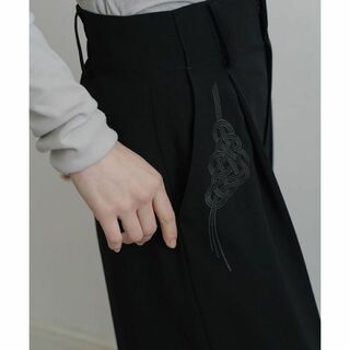 iconology 花を着る ワイドパンツ【水引】 ブラック(その他)