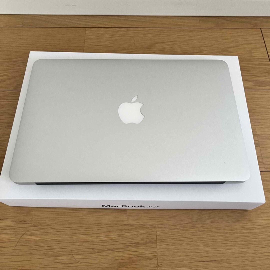 Apple(アップル)のApple MacBook Air Mid 2012 英字配列11インチ スマホ/家電/カメラのPC/タブレット(ノートPC)の商品写真