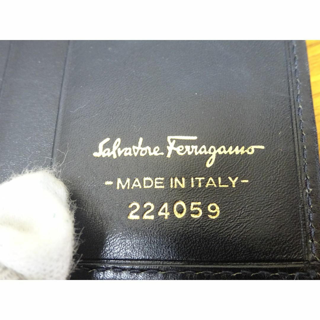 Salvatore Ferragamo(サルヴァトーレフェラガモ)のK天094/ フェラガモ ガンチーニ レザー 財布 レディースのファッション小物(財布)の商品写真