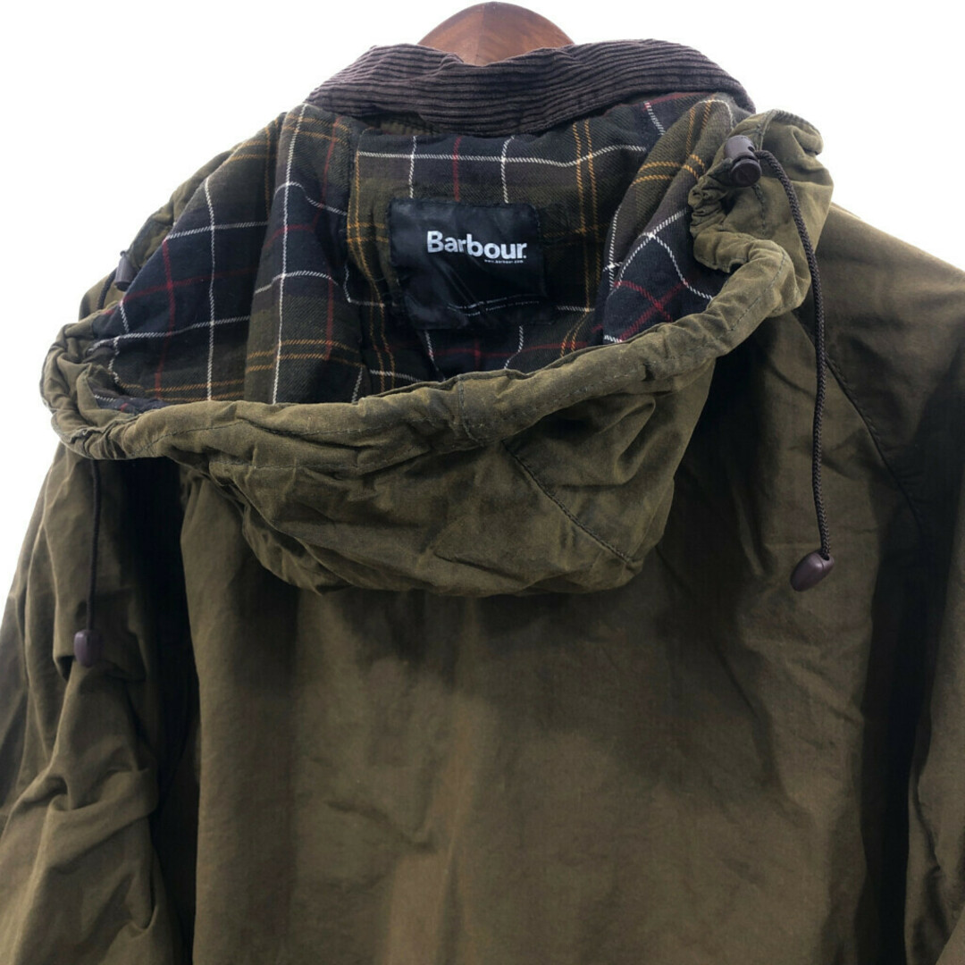 Barbour(バーブァー)のイングランド製 Barbour バブアー CLASSICBEAUFORT オイルドジャケット ユーロ カーキ (メンズ M相当) 中古 古着 P6637 レディースのジャケット/アウター(その他)の商品写真