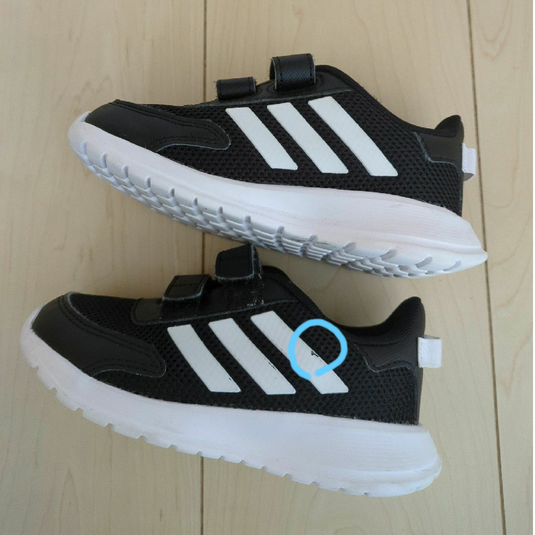 adidas(アディダス)のアディダス スニーカー 16cm キッズ/ベビー/マタニティのキッズ靴/シューズ(15cm~)(スニーカー)の商品写真