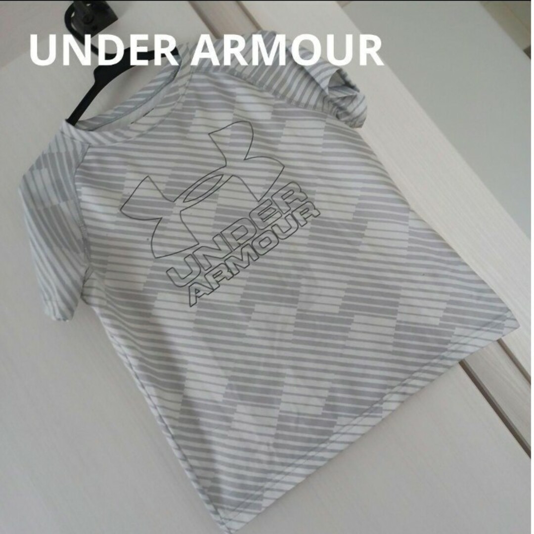 UNDER ARMOUR(アンダーアーマー)のUNDER ARMOUR Tシャツ キッズ/ベビー/マタニティのキッズ服男の子用(90cm~)(Tシャツ/カットソー)の商品写真