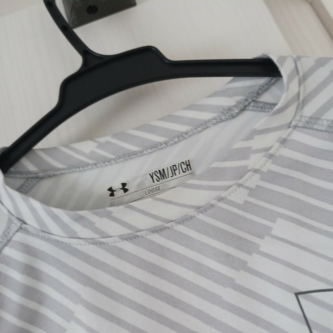 UNDER ARMOUR(アンダーアーマー)のUNDER ARMOUR Tシャツ キッズ/ベビー/マタニティのキッズ服男の子用(90cm~)(Tシャツ/カットソー)の商品写真