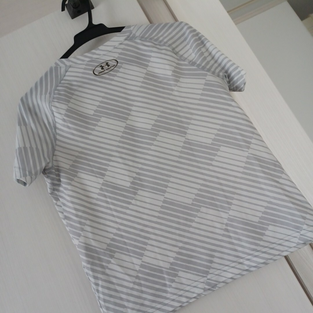 UNDER ARMOUR(アンダーアーマー)のUNDER ARMOUR Tシャツ キッズ/ベビー/マタニティのキッズ服男の子用(90cm~)(Tシャツ/カットソー)の商品写真