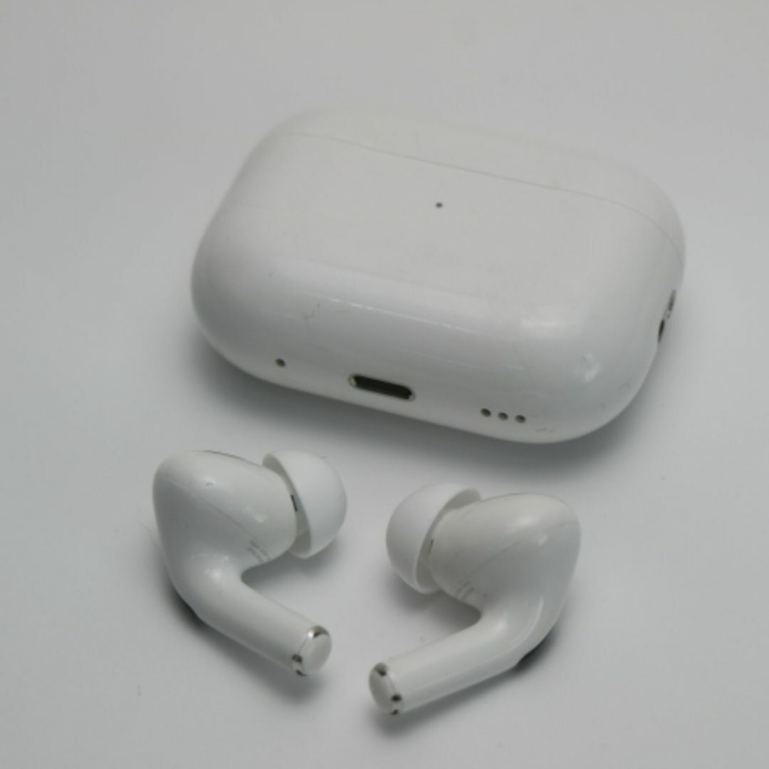 Apple(アップル)のAirPods Pro 第2世代 ホワイト M333 スマホ/家電/カメラのオーディオ機器(ヘッドフォン/イヤフォン)の商品写真