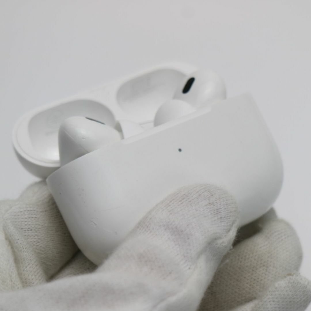 Apple(アップル)のAirPods Pro 第2世代 ホワイト M333 スマホ/家電/カメラのオーディオ機器(ヘッドフォン/イヤフォン)の商品写真