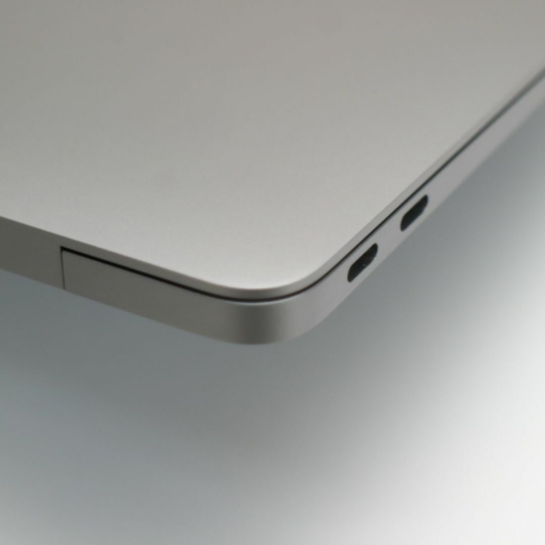 Apple(アップル)の超美品MacBookAir2020 13インチi3 8GB256GB M333 スマホ/家電/カメラのPC/タブレット(ノートPC)の商品写真
