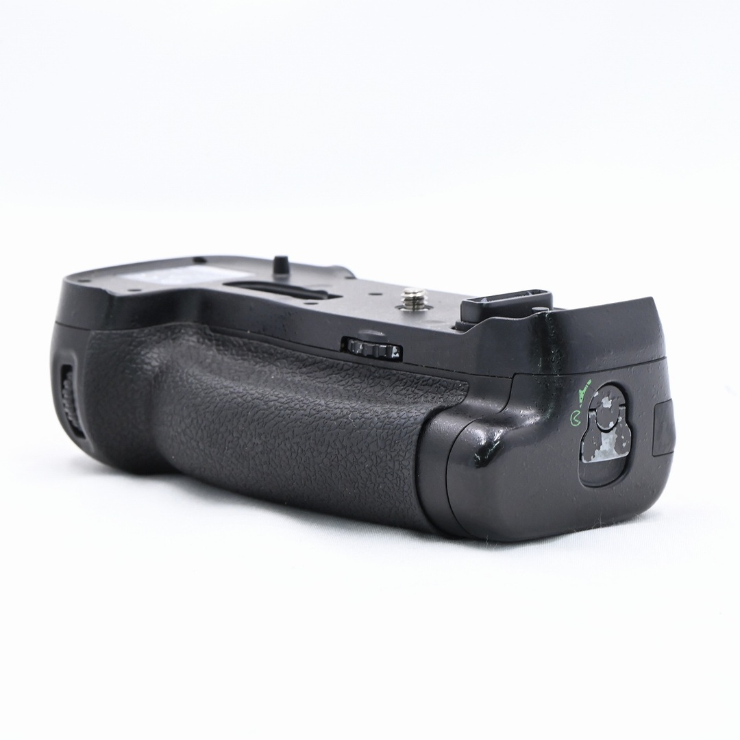 Nikon(ニコン)のNikon マルチパワーバッテリーパック MB-D18 スマホ/家電/カメラのカメラ(その他)の商品写真