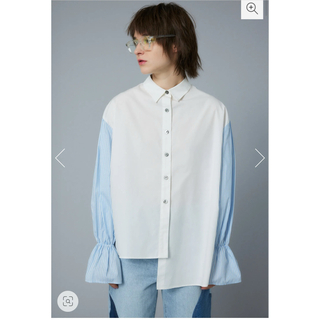 ヘリンドットサイ Frill asymmetry shirt ストライプシャツ