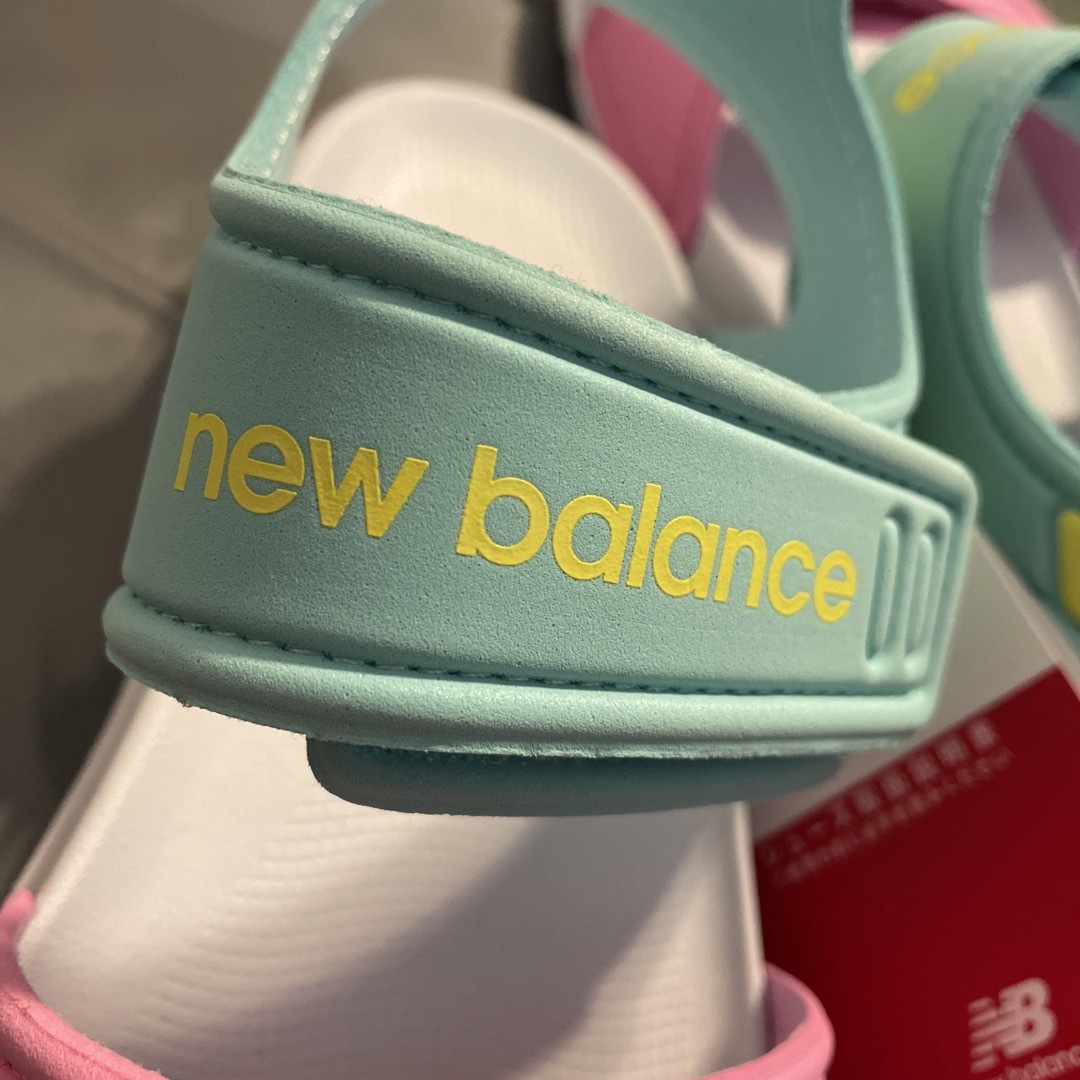 New Balance(ニューバランス)の新品　20cm ニューバランスサンダル キッズ/ベビー/マタニティのキッズ靴/シューズ(15cm~)(サンダル)の商品写真