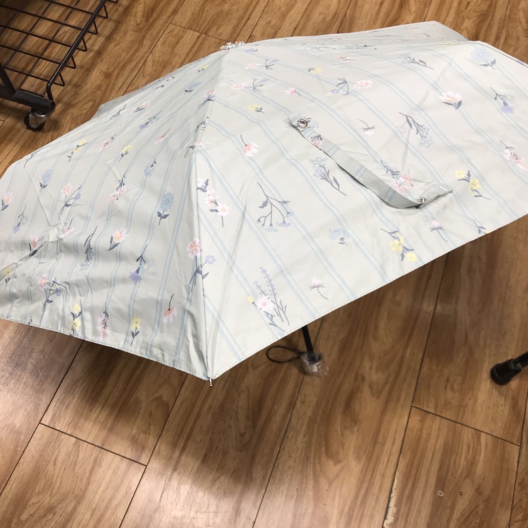 SALE軽量晴雨兼用折りたたみ傘 レディースのファッション小物(傘)の商品写真