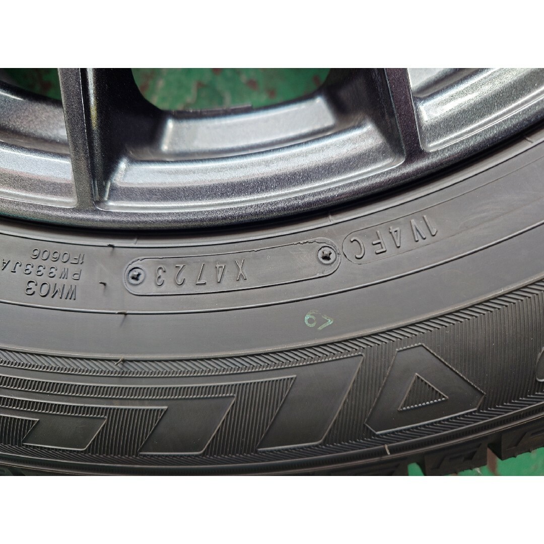 DUNLOP(ダンロップ)のダンロップWINTER MAXX　２２５／６０Ｒ１７ 自動車/バイクの自動車(タイヤ・ホイールセット)の商品写真