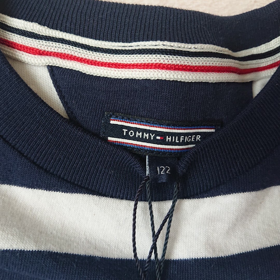 TOMMY HILFIGER(トミーヒルフィガー)の新品 未使用 TOMMY Tシャツ サイズ122 キッズ/ベビー/マタニティのキッズ服男の子用(90cm~)(Tシャツ/カットソー)の商品写真