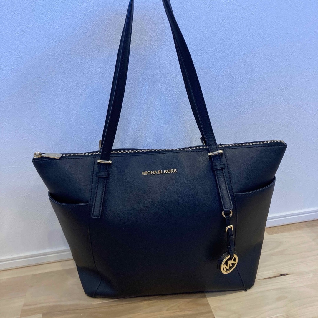 Michael Kors(マイケルコース)の【美品】マイケルコース　ビジネストートバッグ　ブラック レディースのバッグ(トートバッグ)の商品写真