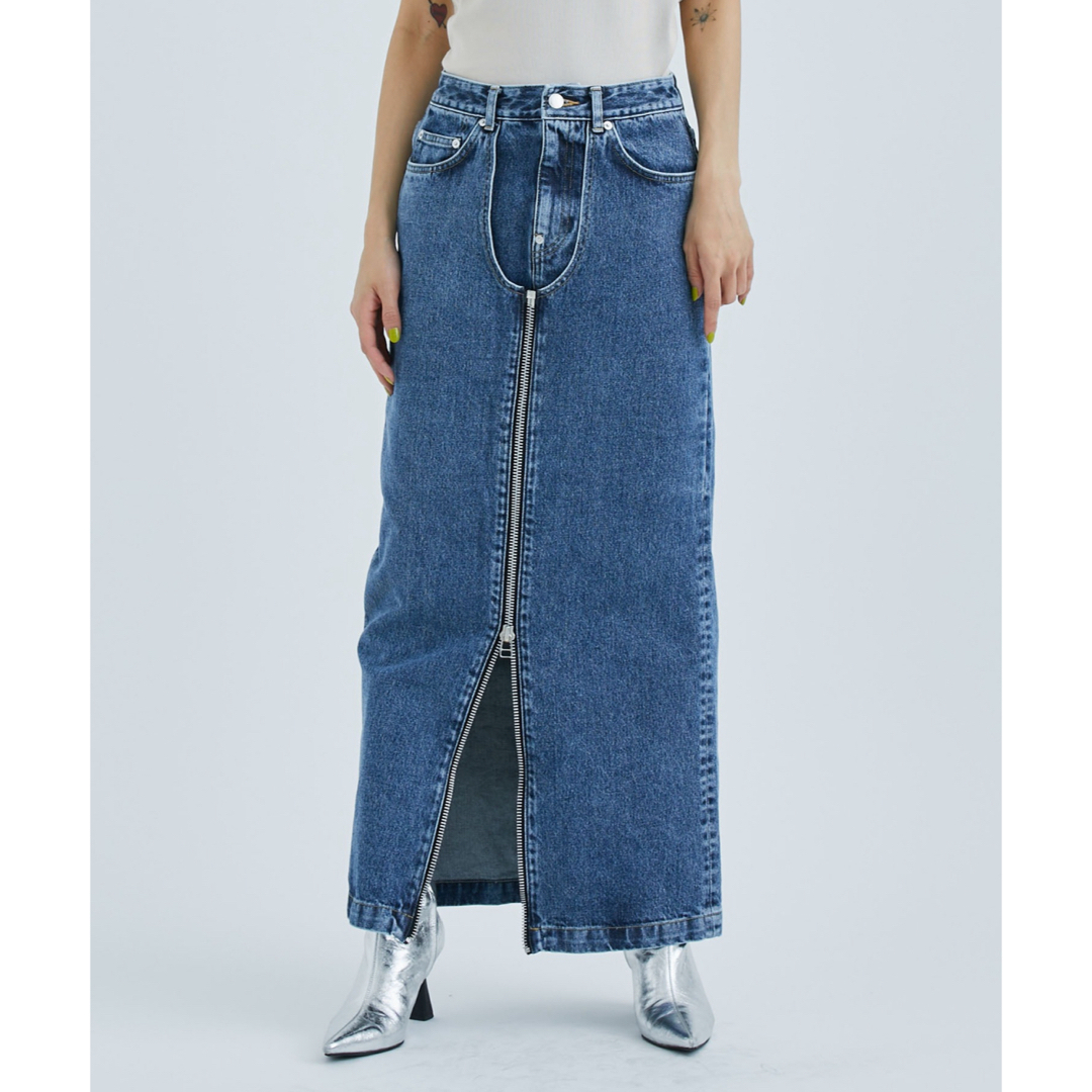 JOHN LAWRENCE SULLIVAN(ジョンローレンスサリバン)のWASHED DENIM ZIPPED LONG SKIRT レディースのスカート(ロングスカート)の商品写真