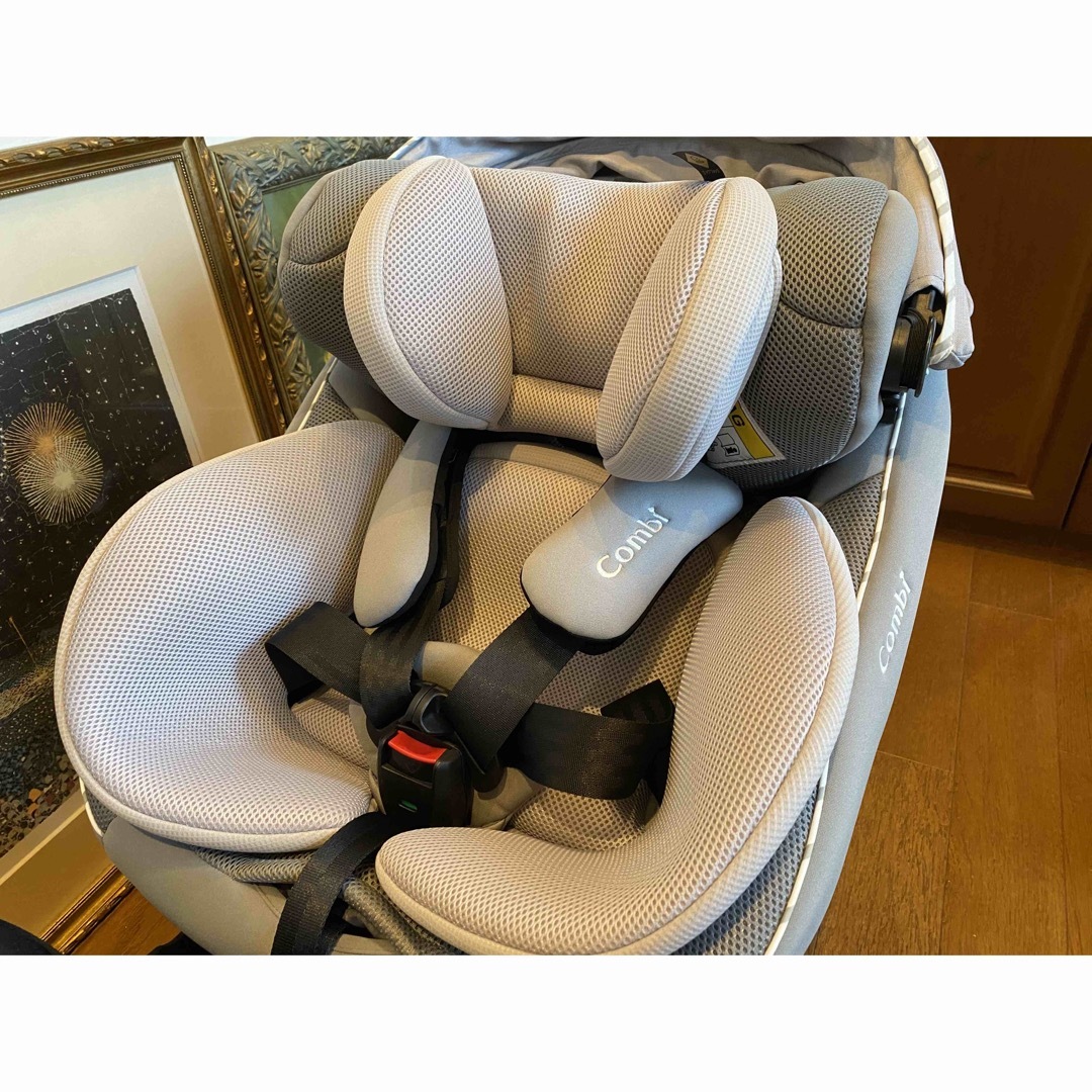 combi(コンビ)のコンビ クルムーヴアドバンス ISOFIX EG JP-590 チャイルドシート キッズ/ベビー/マタニティの外出/移動用品(自動車用チャイルドシート本体)の商品写真