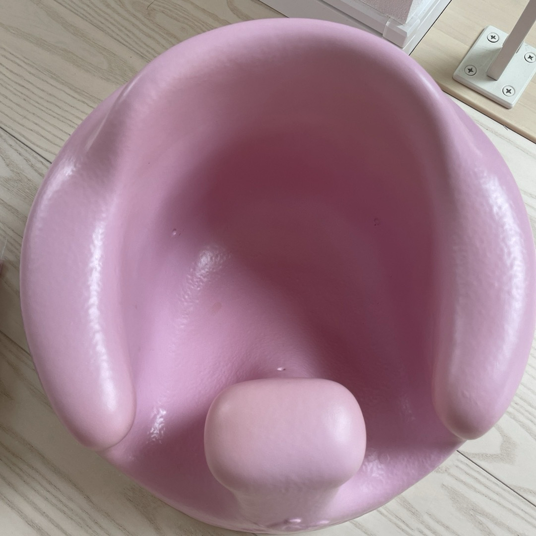 Bumbo(バンボ)の【BUMBO】ベビーチェア／ 紫 キッズ/ベビー/マタニティの寝具/家具(その他)の商品写真