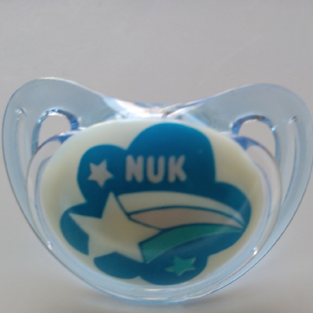 DADWAY(ダッドウェイ)のNUK おしゃぶりシグニチャー ブルー(消毒ケース付) 6～18カ月用 キッズ/ベビー/マタニティのおもちゃ(その他)の商品写真